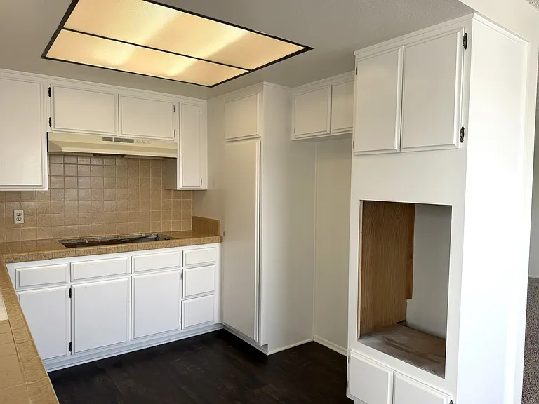570 W 24th St #9 — Photo 10