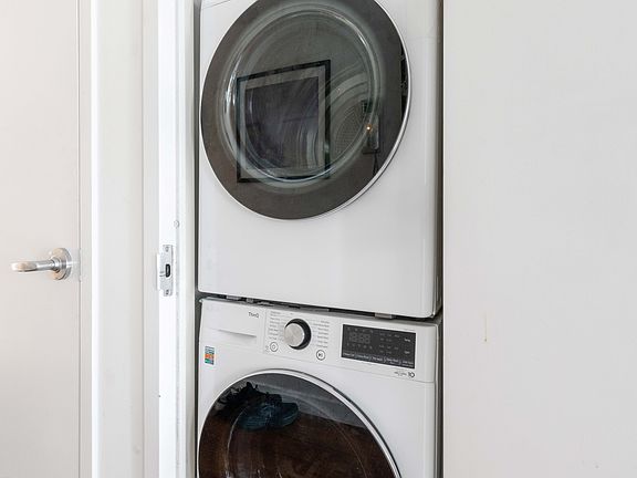 5th image of 310 E Houston St APT 4E