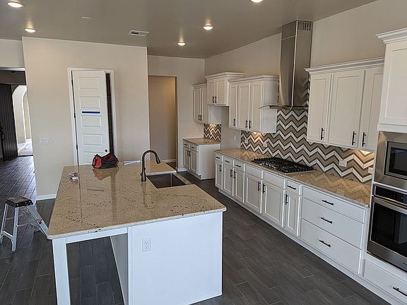 3rd image of 392 Anton Ct