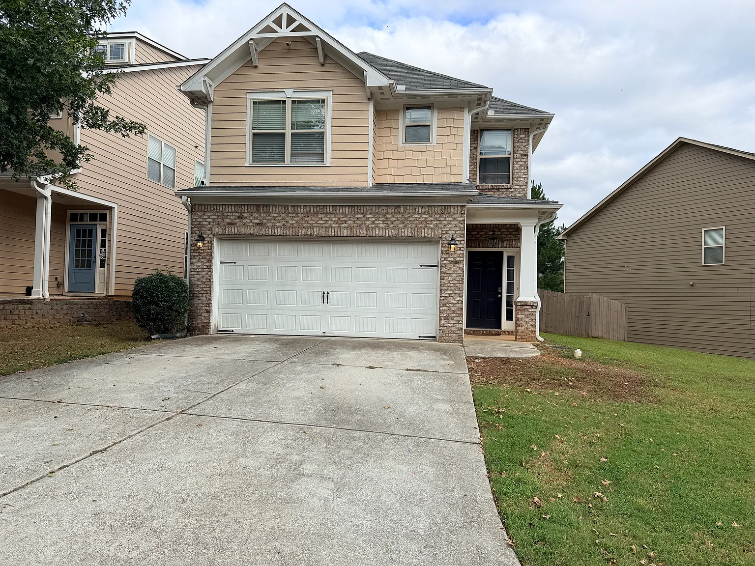 3 bed, 2020 sqft, $2,300 — Photo 1