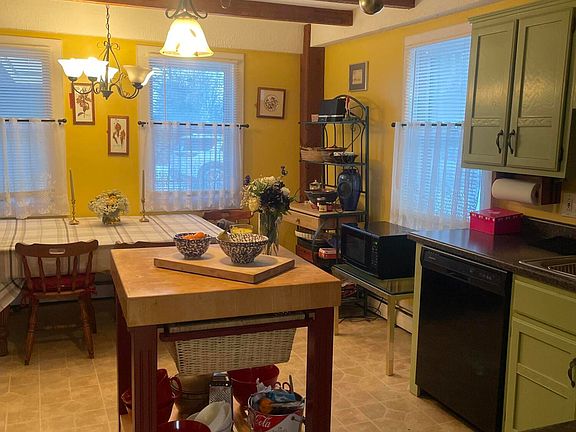 5th image of 14 Blotz Rd