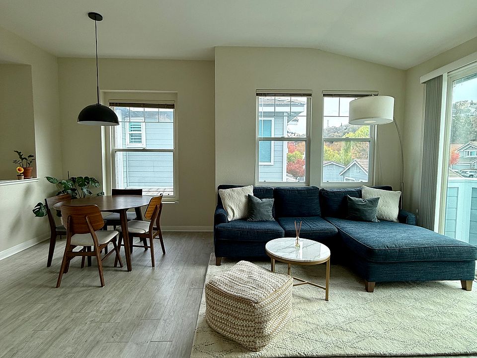 Living room/dining room