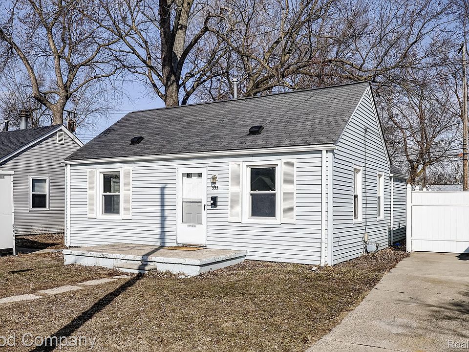 1st image of 555 E Mahan Ave