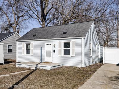 555 E Mahan Ave, Hazel Park, MI, 48030