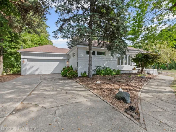 2665 Middlebelt Rd, West Bloomfield, MI 48324