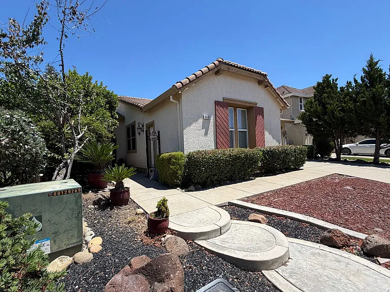 5501 Claudied Way — Photo 1