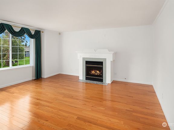 4th image of 18415 2nd Avenue S