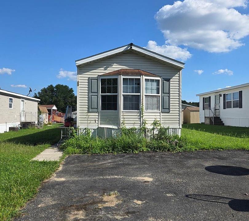 1st image of 292 Fairview Dr