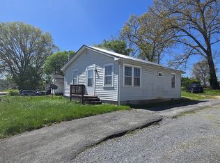 2239 E Fairview Ave, Johnson City, TN 37601