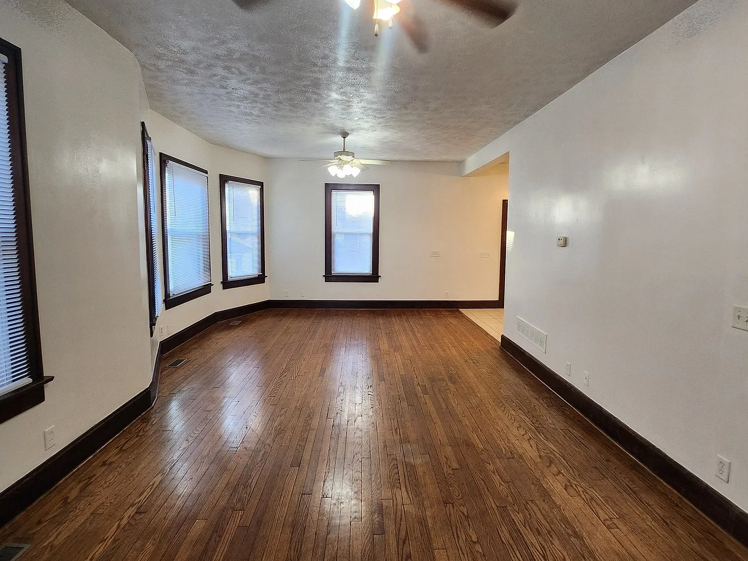 3 bed, 2.5 bath, 2816 sqft, $1,550 — Photo 3