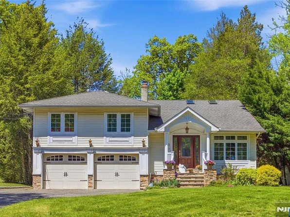 83 Norman Pl, Tenafly, NJ 07670