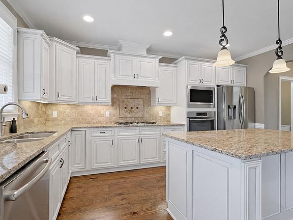 4th image of 322 Kirkwood Drive