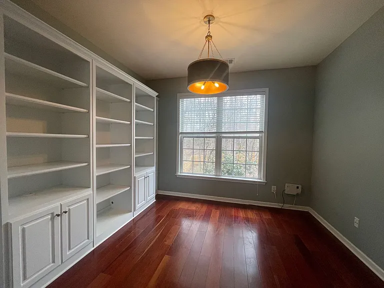 11310 Crossington Rd — Photo 9