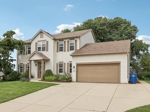 2390 Cedar Bluffs DRIVE, Slinger, WI 53086