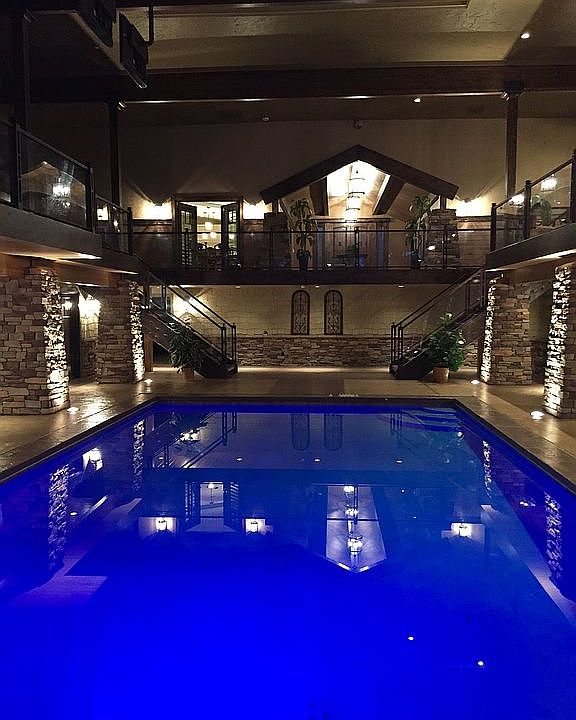 1st image of 2522 W Horseshoe Cir