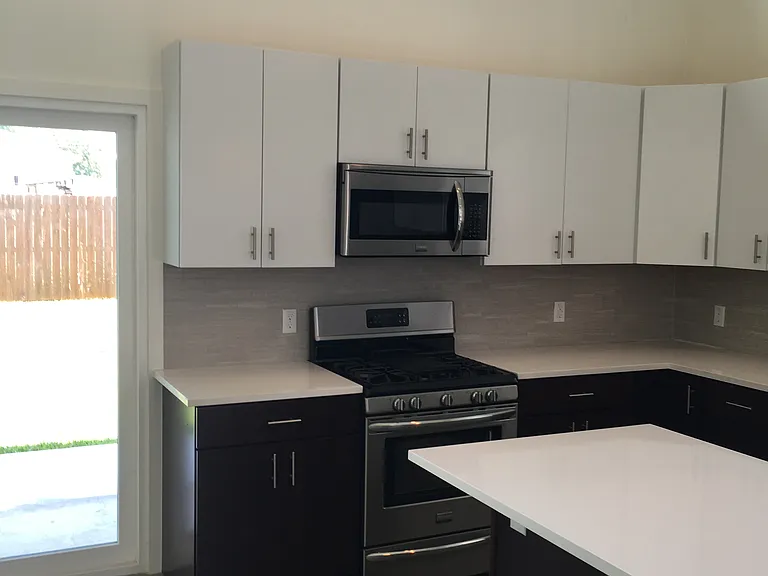 914 Morrow St — Photo 7