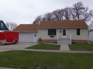 817 16th St N, Moorhead, MN 56560