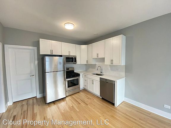 2nd image of 3829 N Marshfield Ave #1R