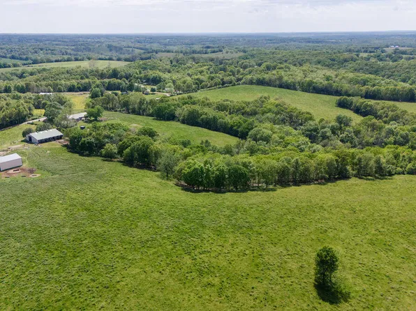 507 Rock House Road, Galena, MO 65656