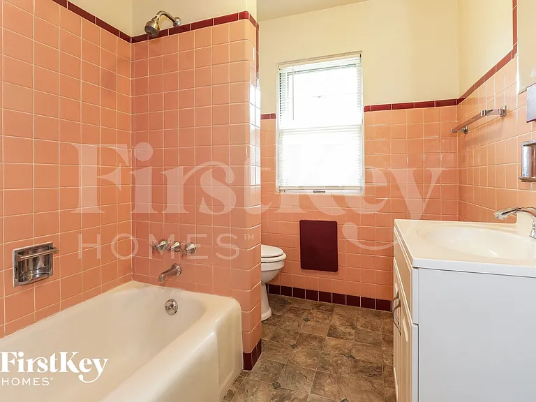 1717 Mayfield Ave — Photo 10