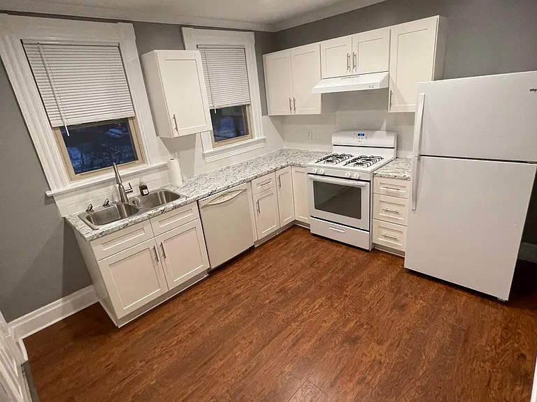 Bright and modern eat in kitchen