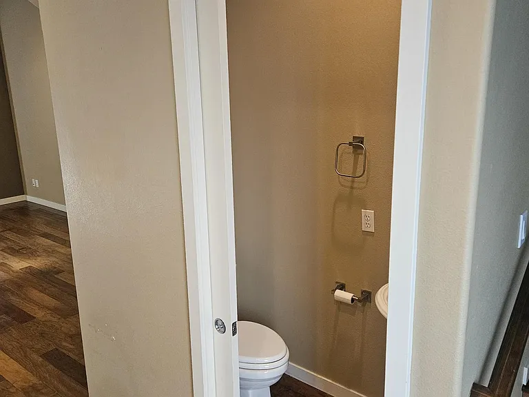 433 SE Washington St — Photo 23