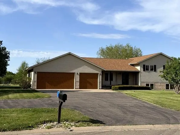 102 Meadowview St, Marshall, MN 56258
