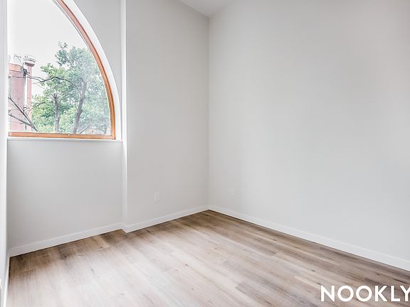 5th image of 619 Throop Ave #2T