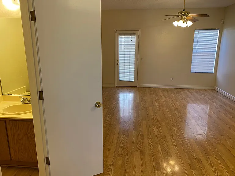 1970 N Hartford St #25 — Photo 6