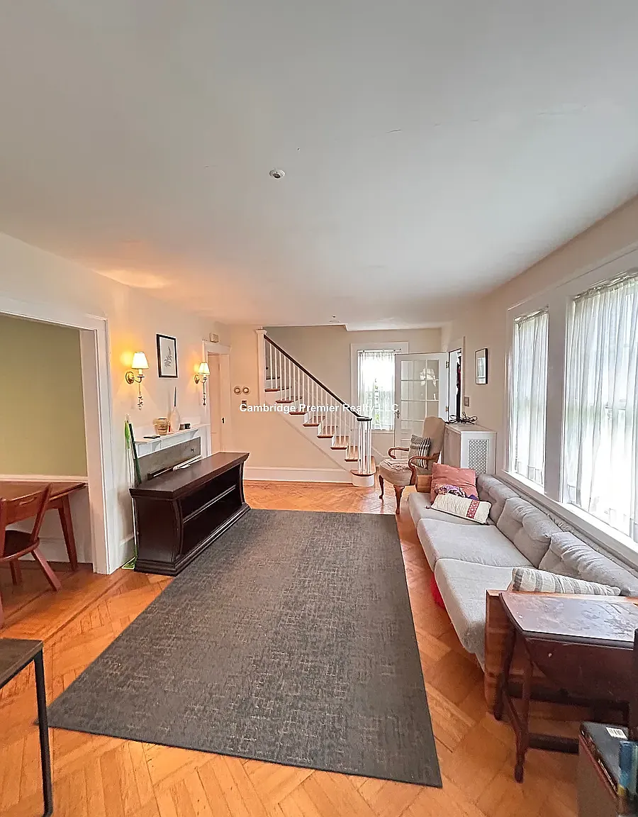 3 bed, $3,000 — Photo 1