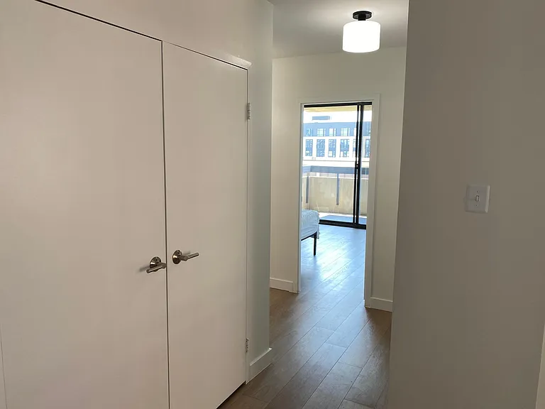 400 Madison St #403 — Photo 14