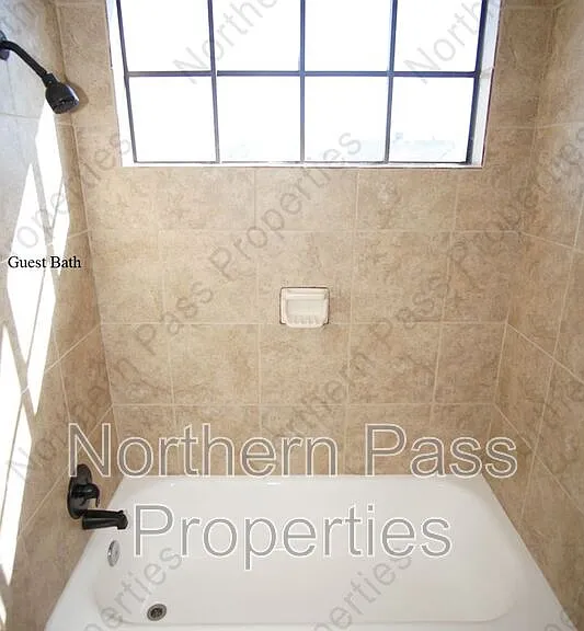 637 Woodcrest Ln — Photo 20