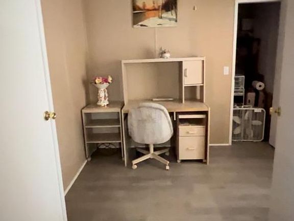 Office / 3rd bedroom