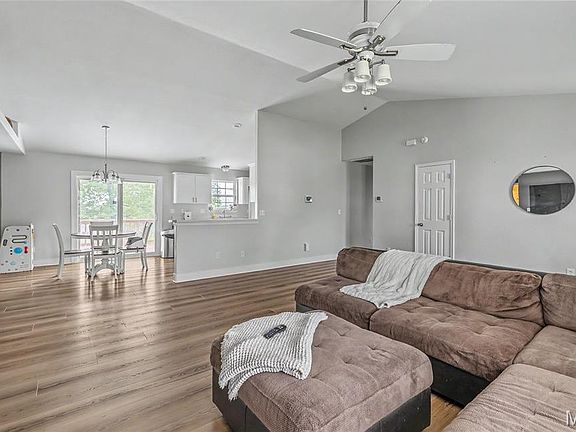 5th image of 20834 Lacombe Rd
