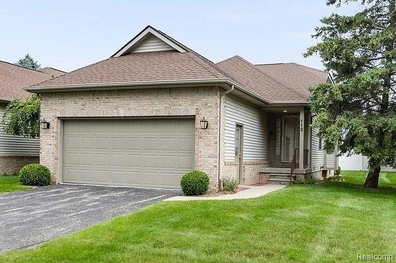 112 Creekwood Cir photo 1