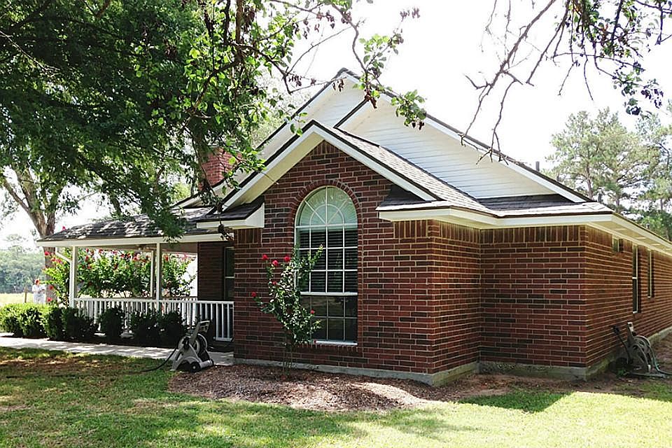 1st image of 25717 Lakeside Dr
