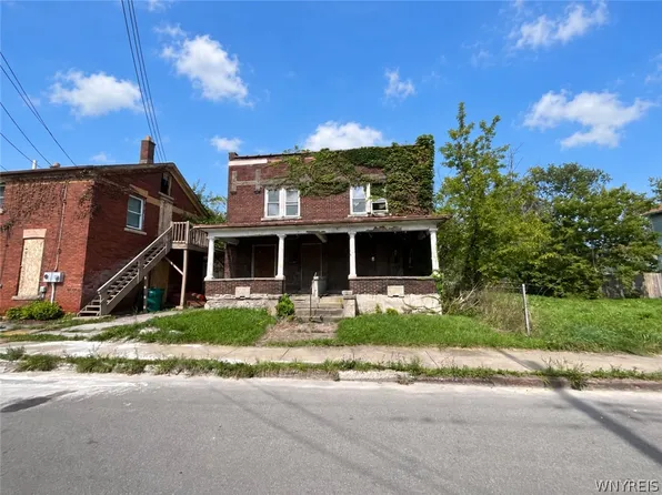 1306 Whitney Ave, Niagara Falls, NY 14301