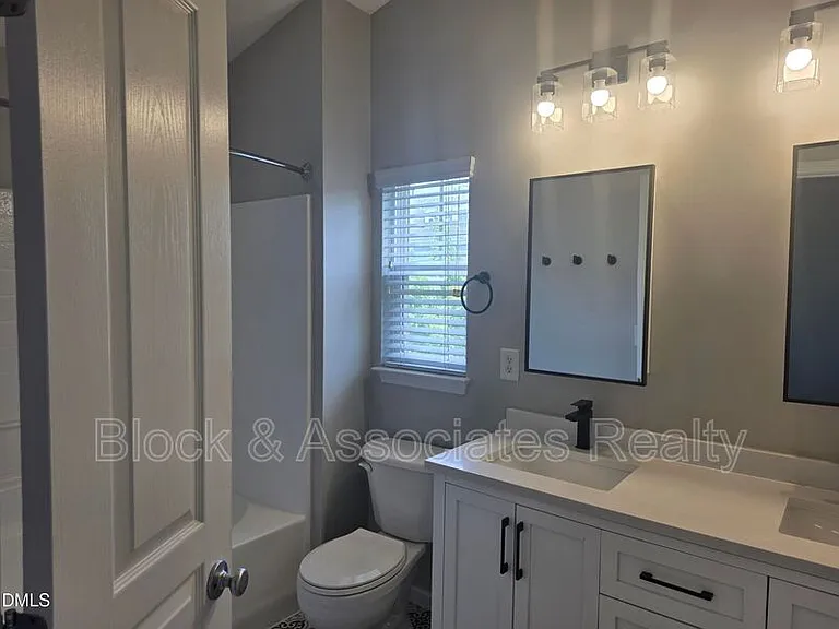 124 Braeside Ct — Photo 24