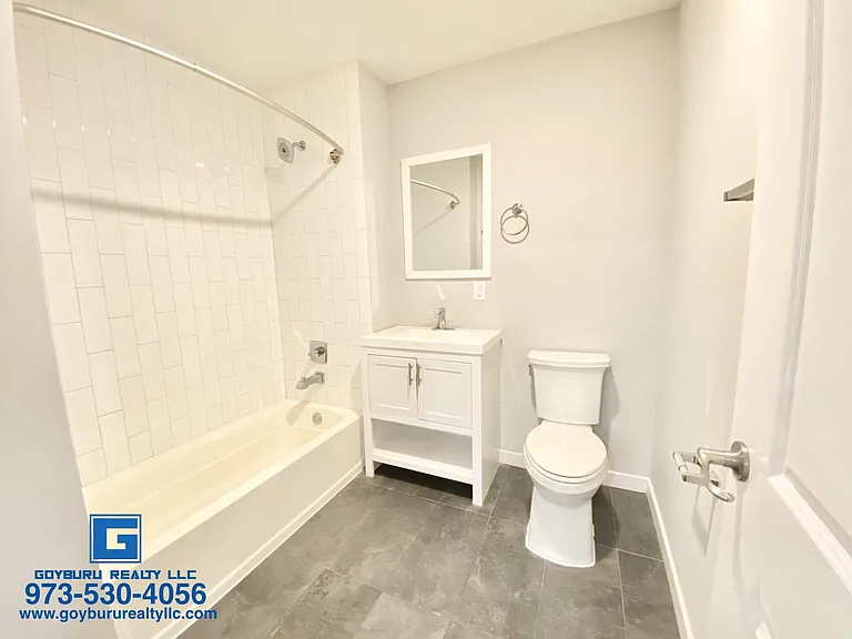 100 Carroll St #203-303-403 — Photo 5