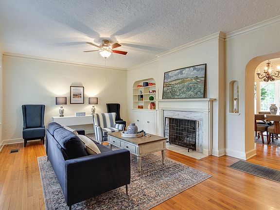2nd image of 3556 Waynoka Ave