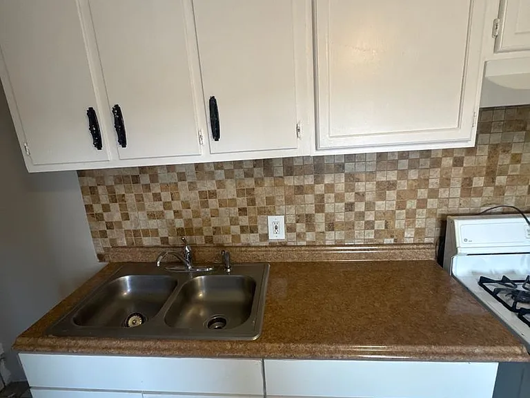 3153 Columbus Ave — Photo 4