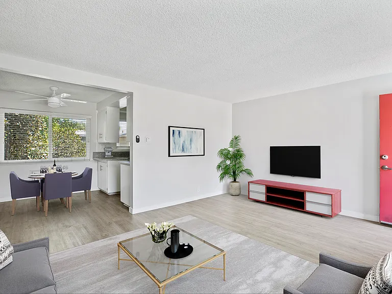 Huntington Villas — Photo 17