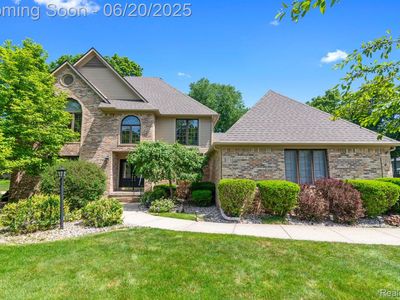 1484 Kings Pointe Rd, Grand Blanc, MI, 48439