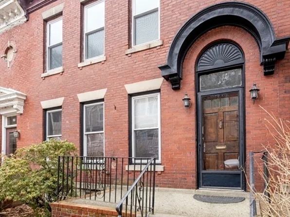 22 Leamington Rd, Brighton, MA 02135
