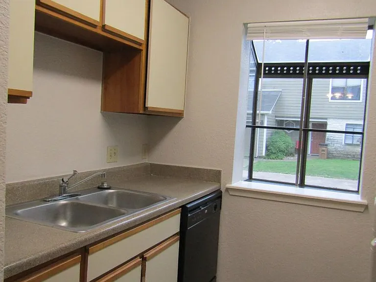 12312 Abney Dr — Photo 7