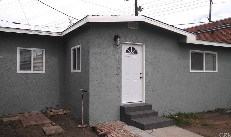 2nd image of 829 Vernon Ave