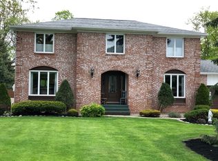 1008 James Dr, Lewiston, NY 14092