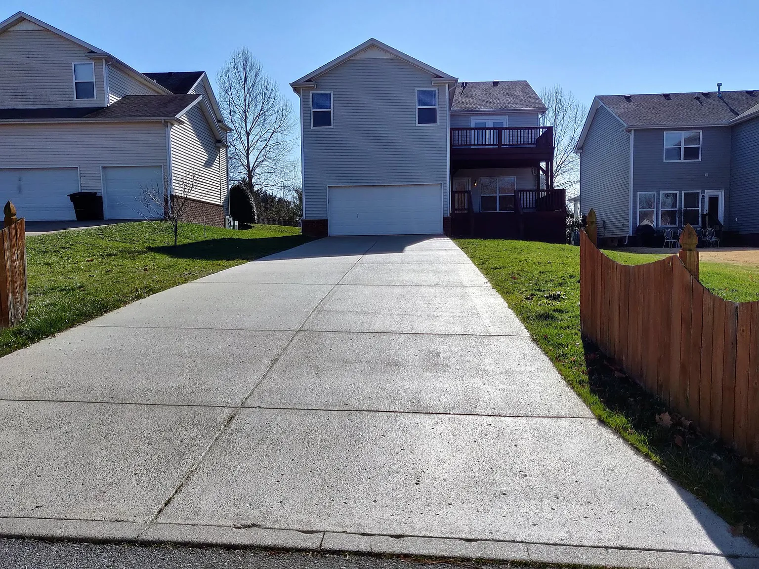 3 bed, 2.5 bath, 2622 sqft, $3,849 — Photo 3
