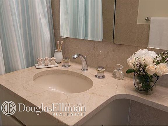 5th image of 1775 York Ave APT 30H