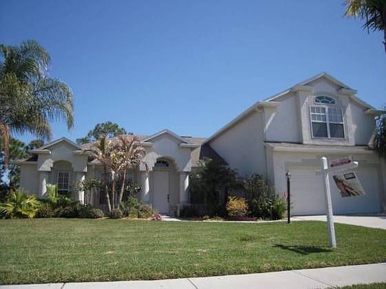 2nd image of 3840 Waterford Dr